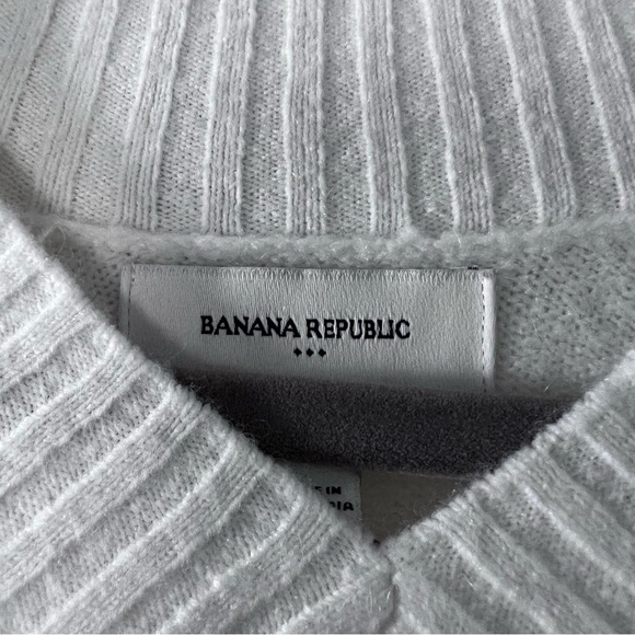 NWT Banana Republic Cozy Alpaca V Neck Sweater in White size Small - Picture 6 of 14